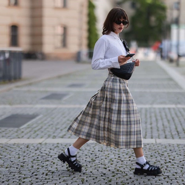 sandals with socks