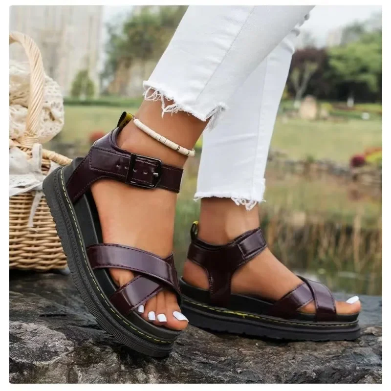 Trending Sandals 2024: What’s Hot This Summer